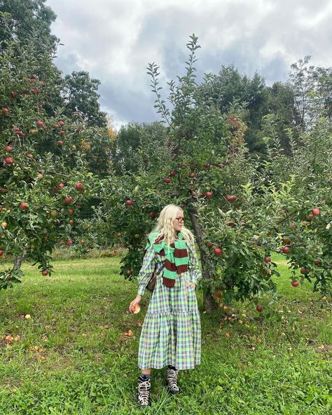 RUBY REDSTONE on Instagram: "Apple picking in my caramel apple look 🍏🤎🥧" Ruby Redstone, Autumn 2022, Winter 22, Apple Picking, Caramel Apple, Fall 2023, Caramel Apples, Spring 2024, Post On Instagram