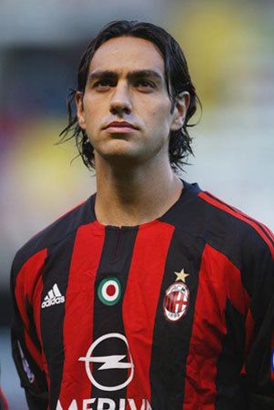 Alessandro Nesta Alessandro Nesta, Christian Vieri, Fantasy Football Gifts, Milan Wallpaper, Milan Football, Football Awards, Andrea Pirlo, A.c. Milan, Legends Football