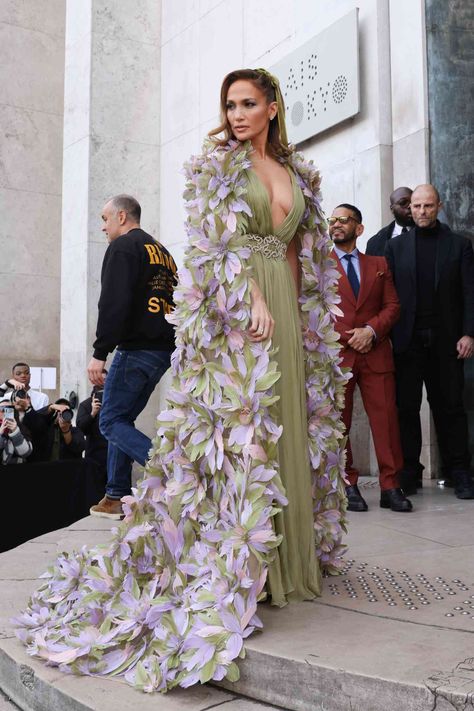 Jennifer Lopez's Low-Cut Goddess Dress and Floor-Length Flower Cape Will Have You Dreaming of Spring Ellie Saab Couture, Goddess Of Spring, Elie Saab Gowns, Shotgun Wedding, Light Green Dress, Ellie Saab, Fall Winter Trends, Green Gown, Goddess Dress