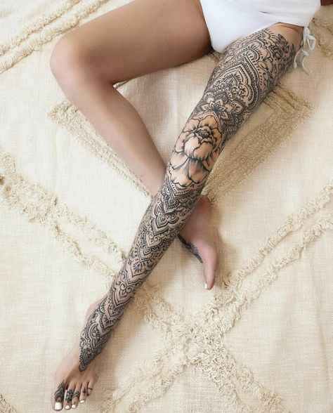 Mandala Tattoo Leg, Tattoo Bein Frau, Mandala Tattoo Designs, Ornamental Tattoos, Tattoo Perna, Henne Tattoo, Shin Tattoo, Full Leg Tattoos, Ankle Tattoos For Women