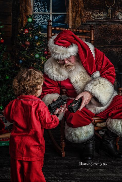 Santa Claus Pictures Image, Santa Claus Photography, Santa Claus Pictures, Mr Christmas, Santa Photos, Santa Pictures, Santa Claus Is Coming To Town, The Woodlands, Santa Ornaments