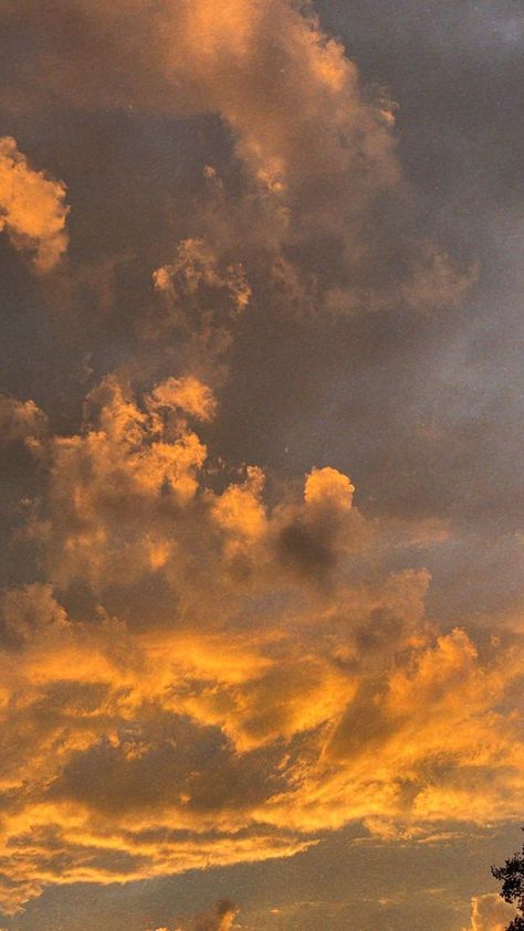 Orange Sky Aesthetic, Instagram Spacers, Mind Map Design, Yellow Cloud, Iphone Wallpaper Landscape, Moon Clouds, Lavender Honey, Yellow Sky, Orange Sky