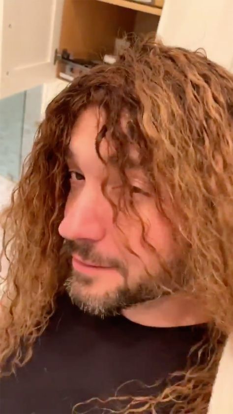 See Serena Williams Use Husband Alexis Ohanian as a Wig Stand Tennis Skills, Serena Williams Tennis, Alexis Ohanian, Tennis Champion, Bob Braids, Eva Marie, Human Wigs, Ombre Fashion, Wig Stand