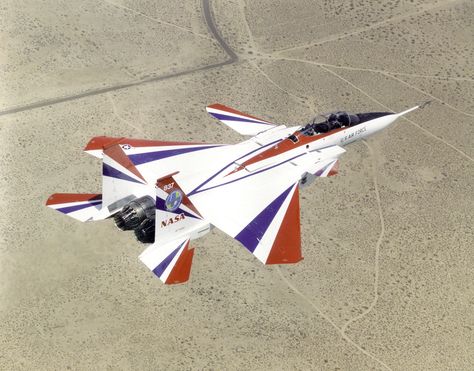 In a test flight over the Mojave desert, the F-15B Active tests a new thrust-vectoring conception. Thrust Vectoring, Supersonic Speed, Plane Flight, Nasa Images, F 15, Aircraft Painting, Experimental Aircraft, Military Jets, Mojave Desert