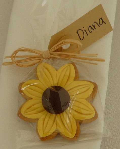 I will have to use the cookies cutter Diane got me! Sunflower Birthday Parties, Sunflower Cookies, Cookie Wedding Favors, Sunflower Party, Sunflower Baby Showers, Sunflower Themed Wedding, Sunflower Bridal Shower, Bridal Sunflowers, Sunflower Colors