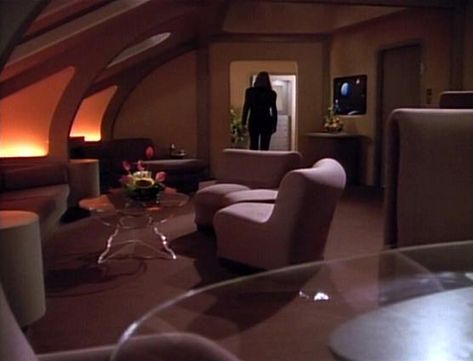 Crew Quarters Star Trek Living Quarters, Star Trek Crew Quarters, Star Trek Quarters, Star Trek Inspired Decor, Star Trek Interior Design, Star Trek Interior, Star Trek Bedroom, Star Trek Decor, Scifi Room