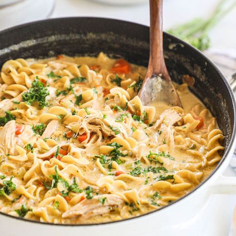 Creamy Chicken Noodle Soup Dinner Recipes With Rotisserie Chicken, Chicken Noodle Soup Rotisserie, Soup With Rotisserie Chicken, Fast Soup, Chicken Noodle Soup Can, Fast Soup Recipes, Chicken And Egg Noodles, Rotisserie Chicken Soup, Creamy Chicken Noodle