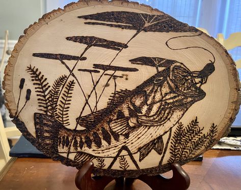 Fish Wood Burning, Large Mouth Bass, Impressive Art, Fish Artwork, Pyrography Art, Wood Burning Crafts, Largemouth Bass, Wood Burning Art, Bass Fishing