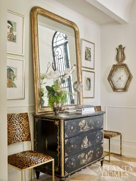 Chinoiserie Entryway, Design Salon, Chinoiserie Chic, Atlanta Homes, Asian Decor, Chinoiserie, Home Interior, Feng Shui, Painted Furniture