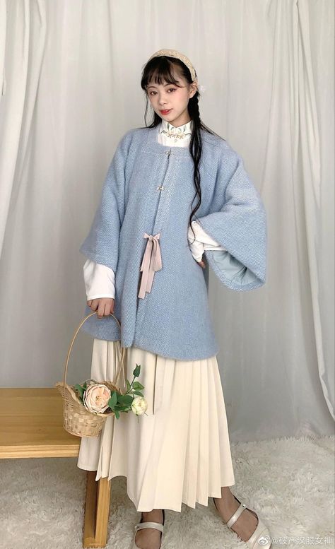 Casual Hanfu, Identity Aesthetic, Sun Clothes, Traditional Asian Clothing, Outfits To Draw, Fashion Show Poster, Fantasy Au, Fairy Shoes, Historical Sewing