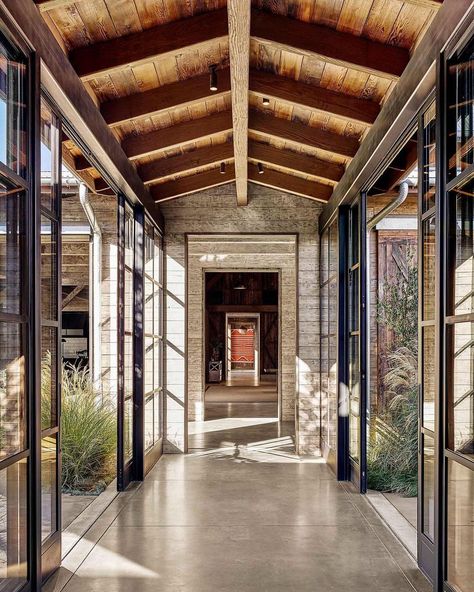 Frames Instagram, Covered Walkways, Lake Flato, Hill Country Homes, Timber Frames, Luxe Interiors, Architectural Features, Fireplace Design, Hill Country