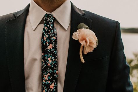 Mens Outfit Jeans, Floral Shirt Groomsmen, Black And Rose Wedding, Groomsmen Attire Floral, Black Suit With Floral Tie, Wedding Mens Outfit, Navy Blue Groom Suit Floral Tie, Grooms Suit Black Boho Flower, Floral Wedding Tie