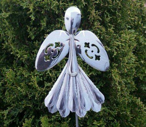 Up cycled utensils Angels Made From Silverware, Metal Grates Repurpose, Flatware Art, Silver Ware, Angel Garden, Garden Angel, Cutlery Art, Silverware Crafts, Silverware Art