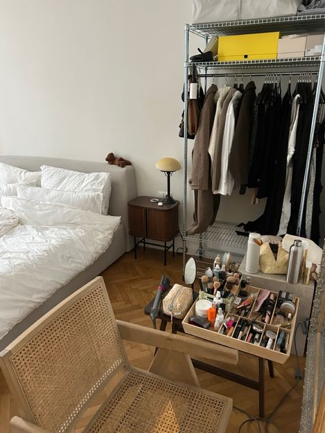 Open Wardrobe Bedroom, Open Clothes Rack Bedroom, Clothing Rack Next To Bed, Uk Dorm Room, Nyc Small Bedroom Ideas, Small Bedroom With Clothing Rack, Closet In Living Room, Bedroom Ideas Wardrobe, 1 Room Apartment