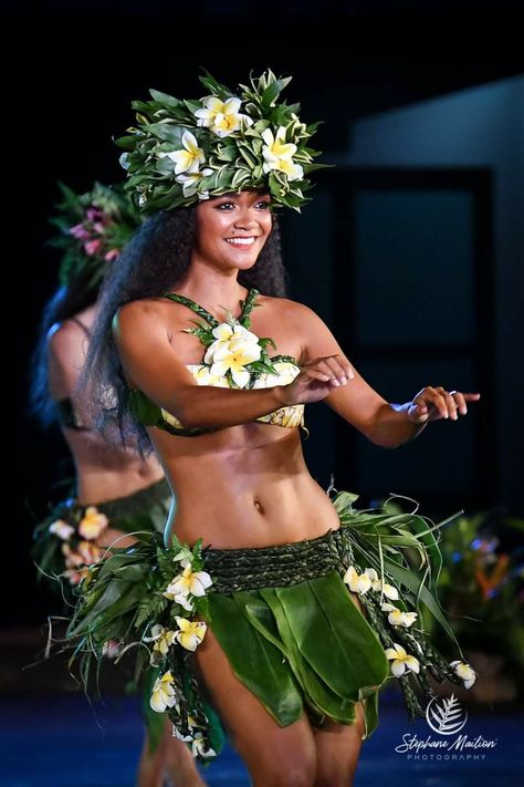 Tahitian Dress, Hula Dress, Tahitian Costumes, Polynesian People, Polynesian Dance, Tahitian Dance, Hawaiian Woman, Hawaiian Dancers, Hula Dance