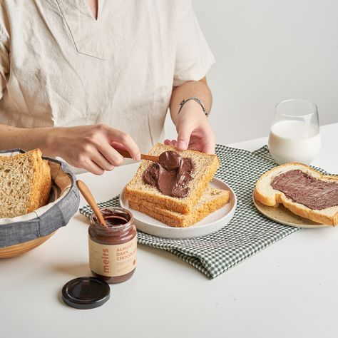 Melts on Behance Food Styling Breakfast, Bread Photography, Granola Style, Photography Food Styling, Cake Cafe, Bread Shop, Butter Spread, Hazelnut Spread, Photography Food