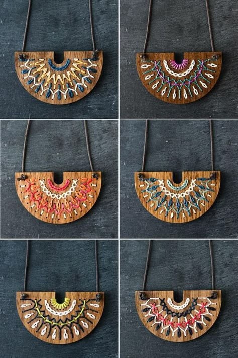 Collar madera Embroidery On Wood, Wooden Jewelery, Wood Embroidery, Chirstmas Decor, Clay Embroidery, Necklace Kit, Wood Jewelery, Embroidered Necklace, Terracotta Jewellery