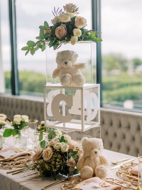 Balloon And Bear Centerpiece, Boho Teddy Bear Baby Shower Ideas, Boho Bear Baby Shower Ideas, Teddy Bear Baby Shower Centerpieces, Teddy Bear Centerpieces Diy, Bear Centerpiece Ideas, Bear Baby Shower Centerpieces, Teddy Bear Baby Shower Ideas, Baby Shower Centerpiece Ideas