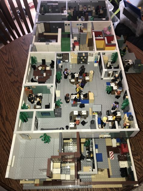 Overview of the Lego Office Lego Office Design, Lego Office Ideas, Office Lego, Lego Office, Lego Activities, Lego Games, Office Plan, Dunder Mifflin, Lego House