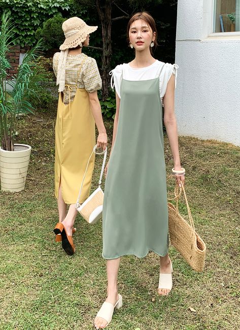 Japanese Summer Fashion 2023, Japanese Fashion Style Women, Japan Fashion Summer Women, Outfit Ideas Japanese Summer, Summer Outfit In Japan Women, Japan Style Outfits Casual Summer, Tokyo Casual Outfits, Japanese Fashion Summer Casual, Summer Outfits Tokyo