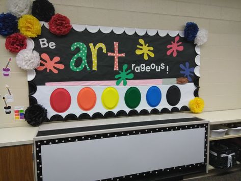 Art bulletin board Art Display Bulletin Boards Preschool, Preschool Art Bulletin Board Display, Art Bulletin Boards Preschool, Art Bulletin Board Ideas, Art Bulletin Board, Clothes Study, Teacher Corner, Art Craft Ideas, Class Bulletin Boards