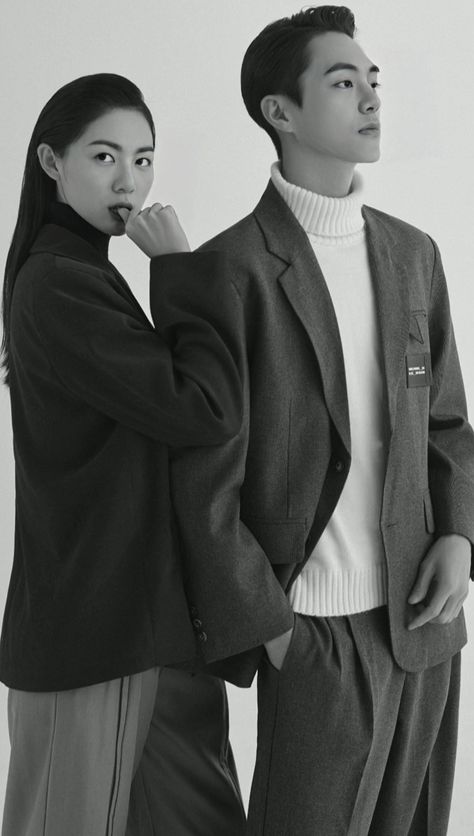 Couple Poses Fashion, Duo Studio Photoshoot, Model Couple Poses, Couple Model Photoshoot, Male And Female Photoshoot, Photoshoot Couple Studio, Couple Model Poses, Couple Editorial Shoot, Power Couple Poses