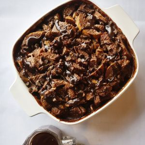 Uptown Cafe's recipe for chocolate bread pudding Croissant Bread Pudding Recipe, Chocolate Croissant Bread Pudding, Croissant Bread Pudding, Croissant Bread, Chocolate Bread Pudding, Chocolate Custard, Recipes Chocolate, Bread Pudding Recipe, Chocolate Bread