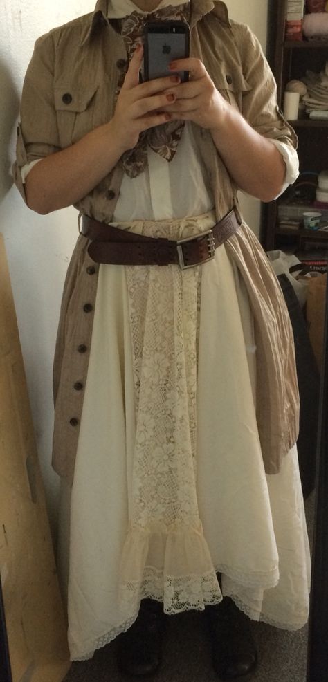 Most of my Halloween 2015 costume is complete. Edwardian Explorer/Entomologist. Just need s few more accessories. Alchemist Halloween Costume, Edwardian Costumes, Dark Mori, Start Drawing, Ghost Busters, Halloween 2015, Steam Punk, Victorian Era, Travel Outfit