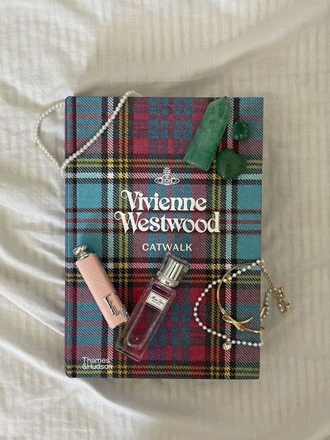 Fashion Lover Aesthetic, Vivienne Westwood Catwalk, Westwood Aesthetic, Vivian Westwood, I Need Her, Vivienne Westwood Jewellery, Fashion Book, Instagram Feed Ideas, Victoria Secrets