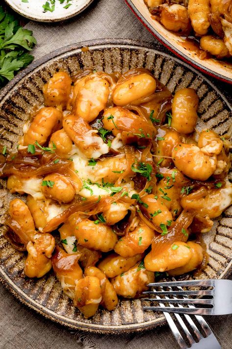 French Onion Gnocchi Recipes, Light Gnocchi Recipes, French Onion Gnocchi, French Recipes Dinner, Spaghetti Seasoning, Gnocchi Carbonara, Parmesan Gnocchi, Gnocchi Dishes, Traditional French Recipes