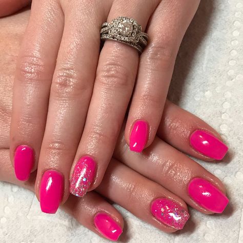 Cerise Pink Nails, Hot Pink Nails Glitter, Pink Nails Natural, Hot Pink Glitter Nails, Glitter Nails Coffin, Pink Nails Glitter, Summer Nails Pink, Pink Sparkly Nails, Ball Nails