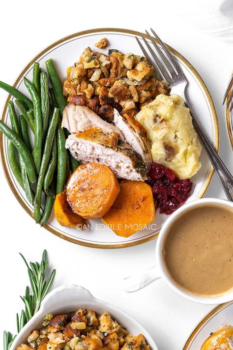 Typical Thanksgiving Dinner, Thanksgiving Dinner For Two, Homemade Stuffing, Thanksgiving Plates, Gluten Free Thanksgiving, Thanksgiving Dinner Menu, Sous Vide Recipes, Cranberry Sauce Homemade, Thanksgiving Feast