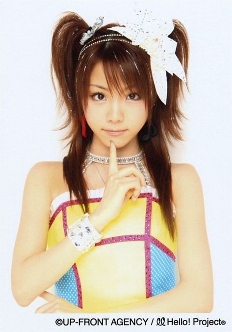 Gyaru Hairstyles, Reina Tanaka, Tanaka Reina, Gyaru Hair, Morning Musume, Gyaru Fashion, Poses References, Human Poses, Cool Poses