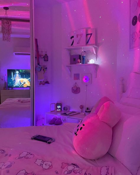 Army Decor Room, Army Room Ideas, Army Bts Room Ideas, Bts Bedroom Ideas, K Pop Bedroom Ideas, Bts Army Room Decor, Bts Room Decor Aesthetic, Bts Room Aesthetic, Bts Room Ideas