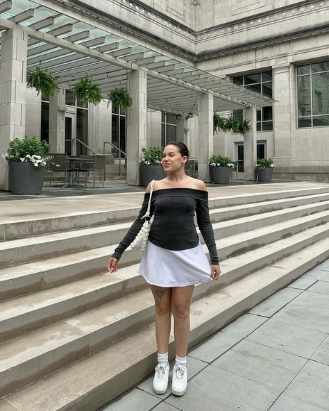 nothing beats the feeling of being in a new city in a new outfit @peppermayo #peppermayo Photo Inspo Aesthetic, Neutral Outfit Ideas, Cool Girl Aesthetic, Clean Girl Makeup, Aesthetic Clean Girl, White Tennis Skirt, Aesthetic Clean, Neutral Outfit, Clean Girl