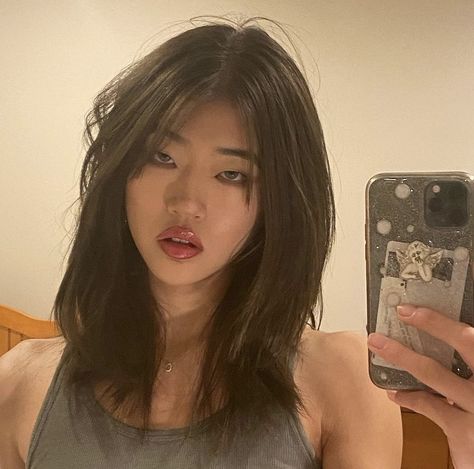 Bang Hairstyles, Bang Hair, Hair Glam, Straight Black Hair, Korean Short Hair, Trend 2023, Fashion Content, Bangs With Medium Hair, Asian Short Hair