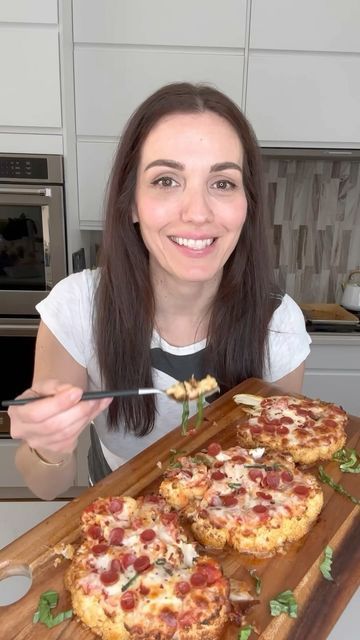 Stella Drivas 🇬🇷🇺🇸 on Instagram: "COMMENT ‘RECIPE’ to receive a direct link to this recipe in your DMs inbox 🍕🍕✨ These CAULIFLOWER PIZZA STEAKS are an excellent way to enjoy your pizza without the carbs. 

Full recipe is on my website: https://hungryhappens.net/cauliflower-pizza-steaks-low-carb/

💙Stella" Steak Pizza Recipes, Stella Drivas, Pizza Alternatives, Cauliflower Steak, Hungry Happens, Steak Pizza, Cauliflower Bread, Cabbage Steaks, Baked Veggies