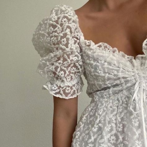 Ruffles, We Heart It, A Woman, White Dress, Lost, Lace, White