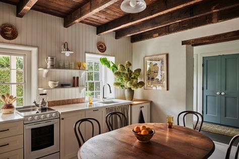 Hidden Pool, Cottage Kitchen Design, William Morris Wallpaper, Morris Wallpapers, Charleston Homes, Farm Kitchen, Hand Painted Tiles, Cottage Kitchen, Painting Tile