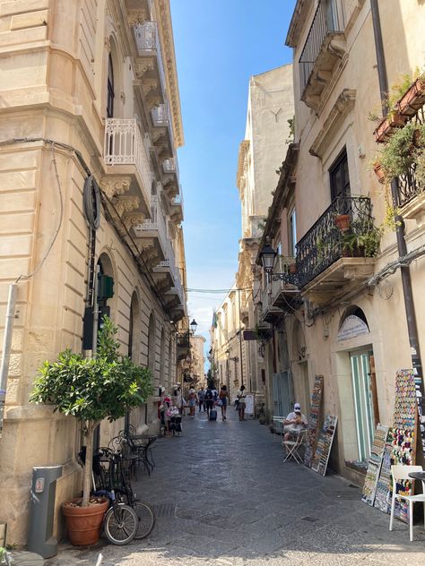 Syracuse Italy Sicily, Silicy Italy, Sicily Italy Aesthetic, Sicily Summer, Syracuse Italy, Syracuse Sicily, Italy Vibes, Italian Aesthetic, Italian Life