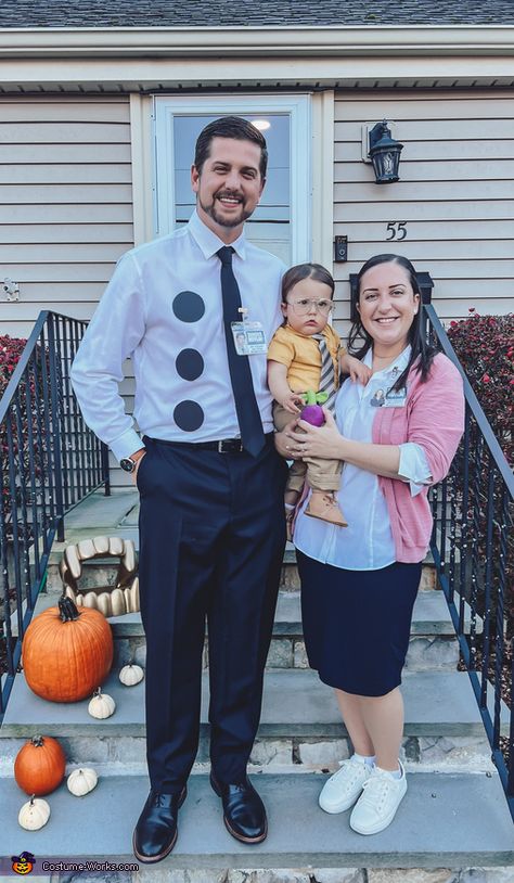 The Office Family Halloween Costumes, Pam Halloween Costume, My Dream Family, The Office Costumes, Office Halloween Costumes, Jim And Pam, Office Halloween, Homemade Costume, Costume Works