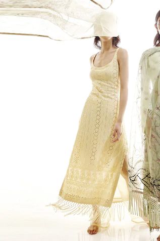 Sleeveless Chikankari Kurta, Yellow Chickenkari Kurti, Jaipur Fits, Farewell Dress, Chikankari Kurta Set, Ghost Outfit, Sleeveless Kurti, Farewell Dresses, Desi Clothing