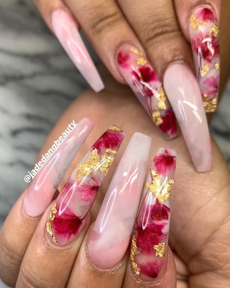 Jade Dang on Instagram: “DRIED FLOWERS & FROZEN FLOWERS 🌸 available for purchase using link in profile or go to @ohsnapbeautysupply @ohsnapbeautysupply 🌸…” Dried Flower Nails, Frozen Flowers, Scary Nails, Ombre Gel Nails, Finger Nail Art, Different Nail Designs, Ombre Acrylic Nails, White Acrylic Nails, Stiletto Nails Designs