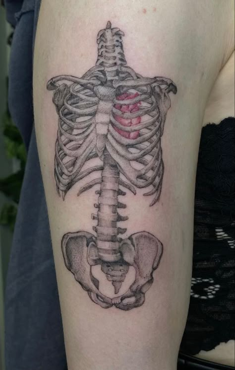 Anatomical Lung Tattoo, Emt Tattoos, Neuroscience Tattoo, Anatomical Tattoos, Anatomy Tattoo, Tattoo Portfolio, Heart Tattoo, Thigh Tattoo, Beautiful Tattoos