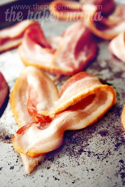 Bacon hearts recipe. Heart Shaped Bacon, Romantic Recipes, Valentines Breakfast, Heart Shaped Food, Valentine Dinner, Heart Food, Valentines Day Dinner, Valentines Day Food, Valentines Day Treats