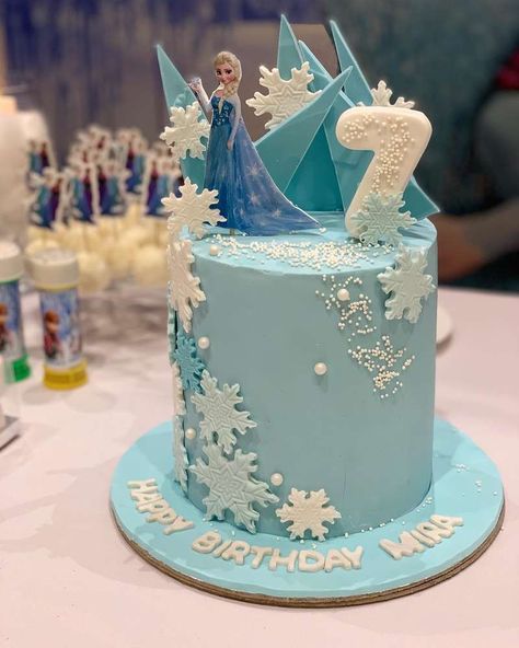 Frozen (Disney) Birthday Party Ideas | Photo 8 of 11 | Catch My Party Else Cake Frozen, Frozen Birthday Cakes Ideas, Frozen Birthday Cake And Cupcakes, Frozen Cakes Ideas, Elsa Themed Cake, Elsa Birthday Party Cake, Cake Frozen Birthday Ideas, Elsa Frozen Cake Birthdays, Frozen Themed Birthday Party Cake