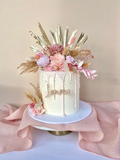 Boho Pink Birthday Cake, Black And Gold Cake, Boho Birthday Party, Girly Cakes, Pink Birthday Cakes, Gold Cake, Boho Birthday, 17th Birthday, Gift Cake