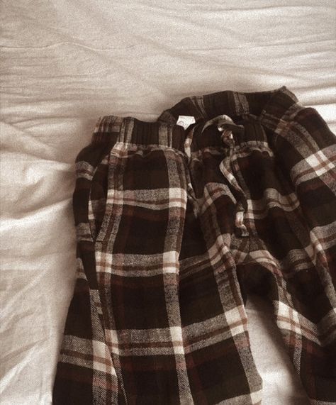 Flannel Pjs Aesthetic, Brown Pjs, Grunge Pjs, Fall Pjs, Flannel Aesthetic, Dr Aesthetic, Plaid Pjs, Fall Grunge, Pajamas Aesthetic