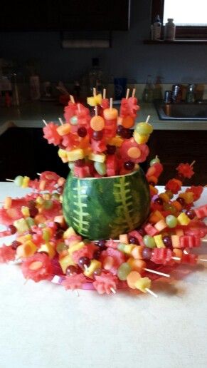 Baseball theme fruit tray Softball Fruit Tray Ideas, Baseball Fruit Tray, Fruit Salad Ideas, Fruit Basket Cake, Fruit Kabob, Baby Shower Watermelon, Watermelon Bowl, Baseball Baby Shower Theme, Basket Cake