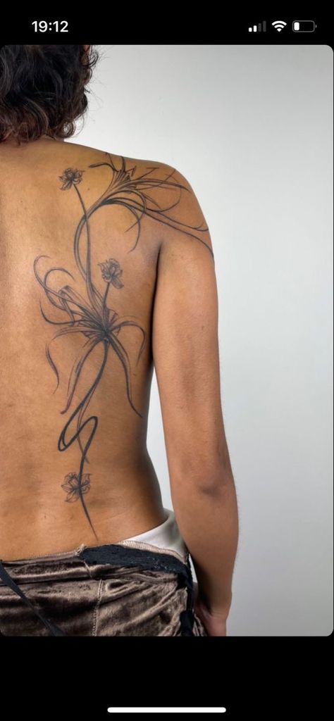 Earthy Girl Tattoos, Earthy Back Tattoos, Side Back Tattoo Women, Half Back Tattoos Women, Earthy Tattoo Ideas, Afrocentric Tattoos For Women, Forgiveness Tattoo, Ma Tattoo, Earthy Tattoos